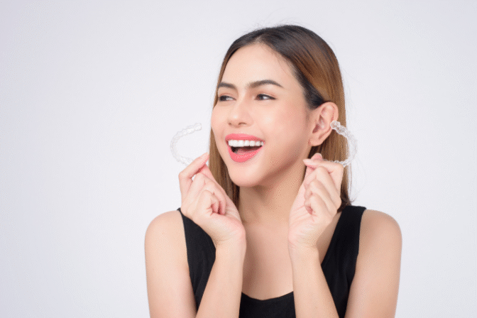 Come L’apparecchio Invisibile Sta Trasformando I Sorrisi Senza L’utilizzo Di Bracket Tradizionali